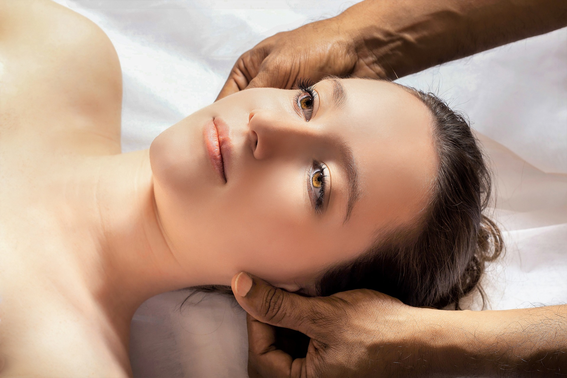 head-massage-3530560_1920